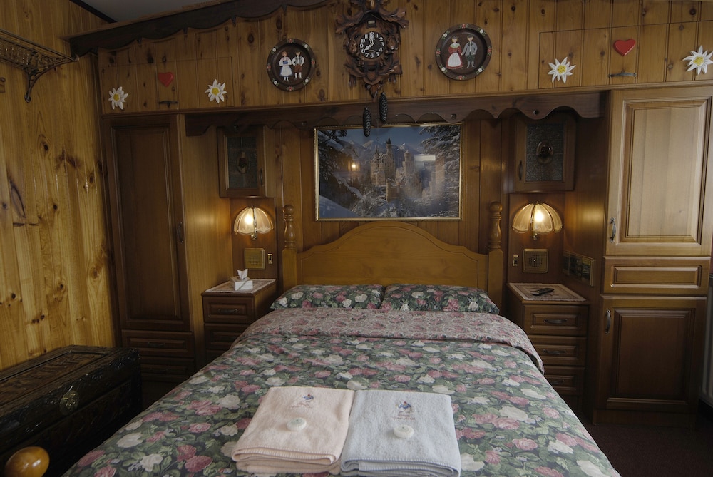 KARELIA ALPINE LODGE 9/56