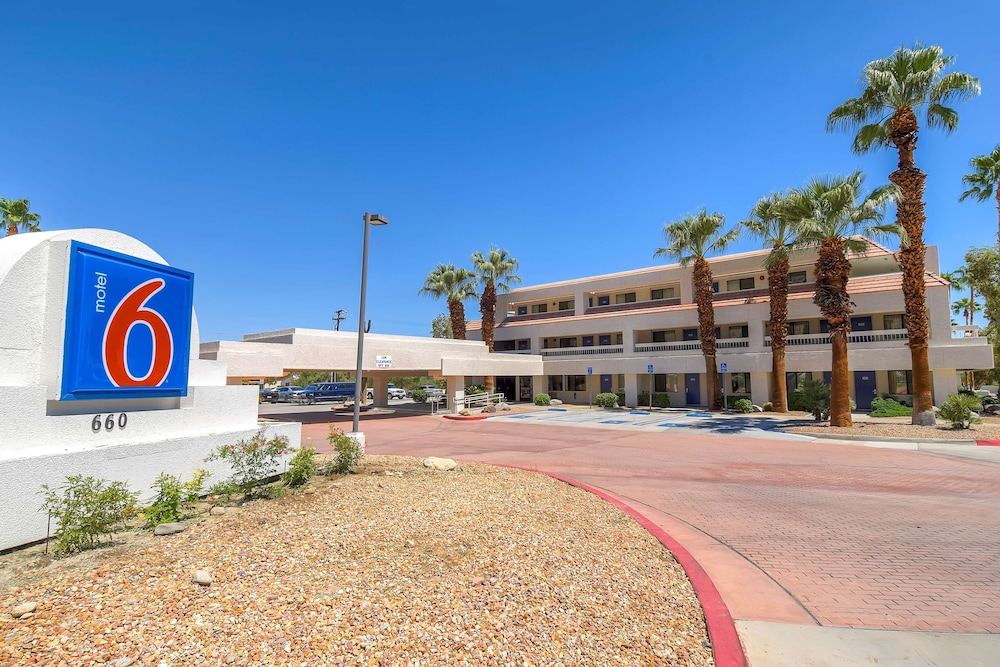 Motel6 Palm Springs, CA - Downtown 20/28