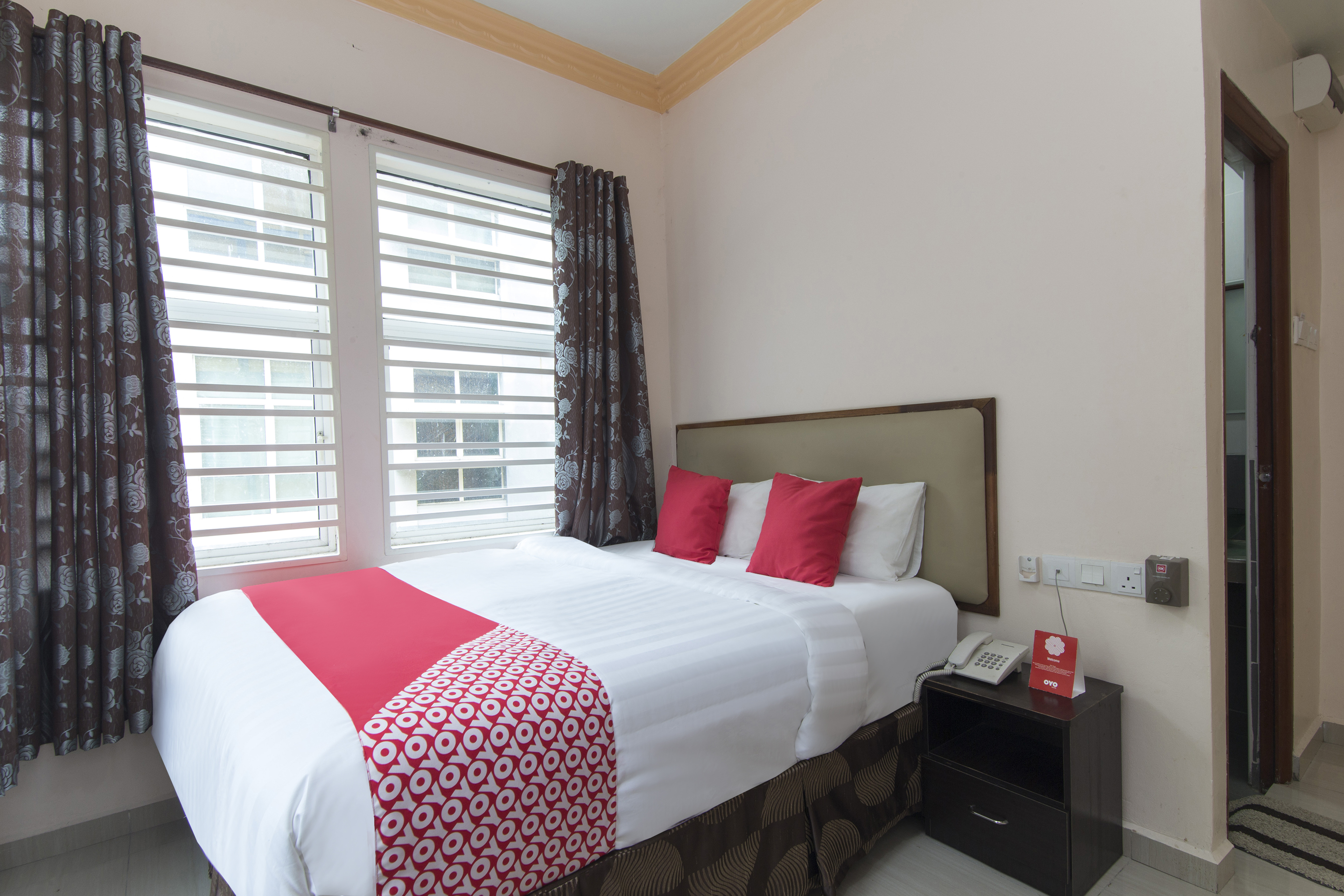 Hotel O SMC Alam Avenue 13/27