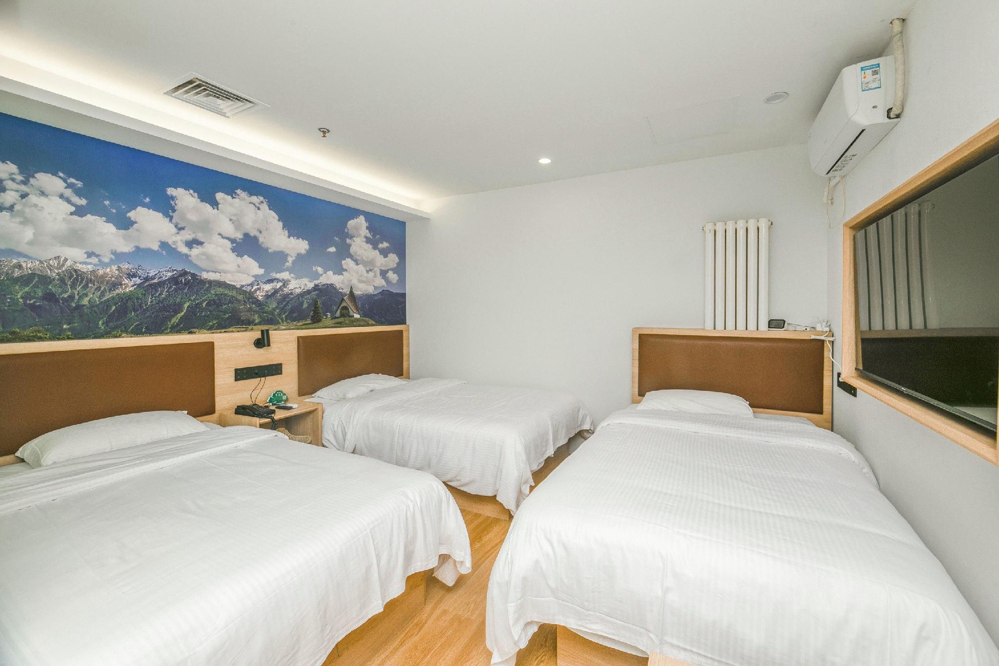 ROOM, TRIPLE, NO WINDOW