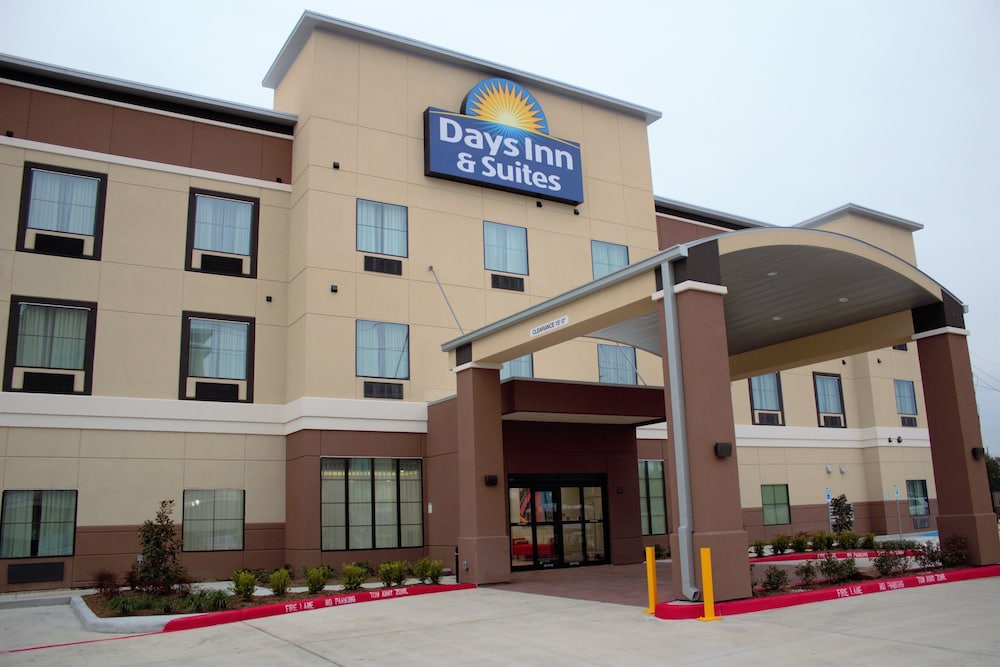 Days Inn & Suites by Wyndham Houston NW Cypress 24/26