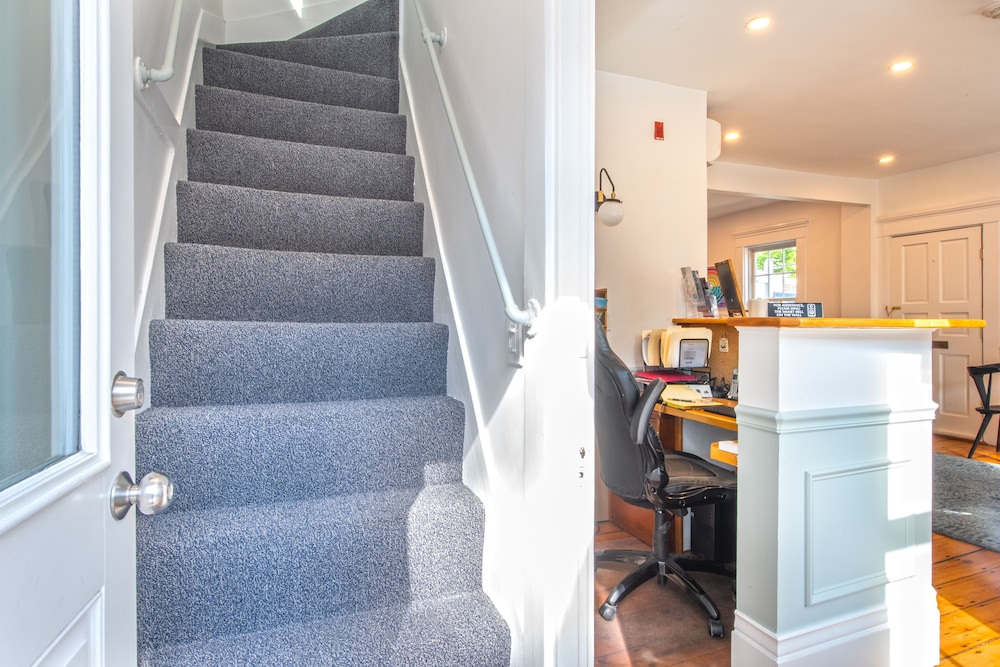 Admirals Landing Bed & Breakfast 9/69