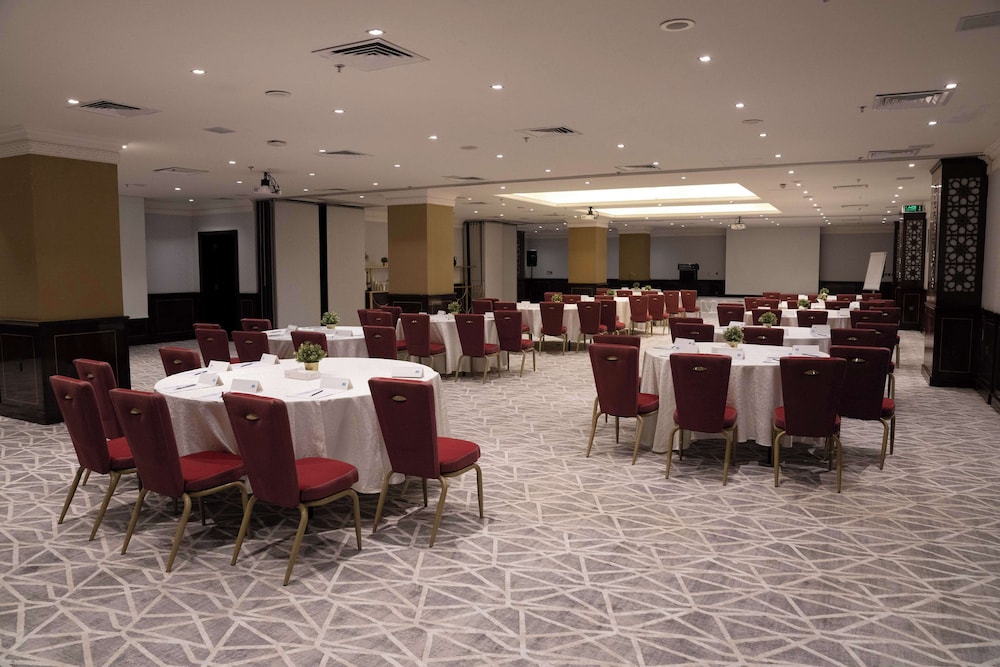 جولدن تيوليب بريدة(Golden Tulip Buraidah Al Qassim Hotel) 41/50