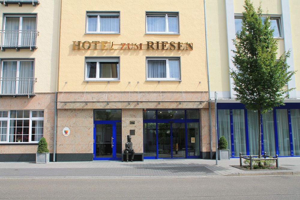 Trip Inn Hotel Zum Riesen 2/50