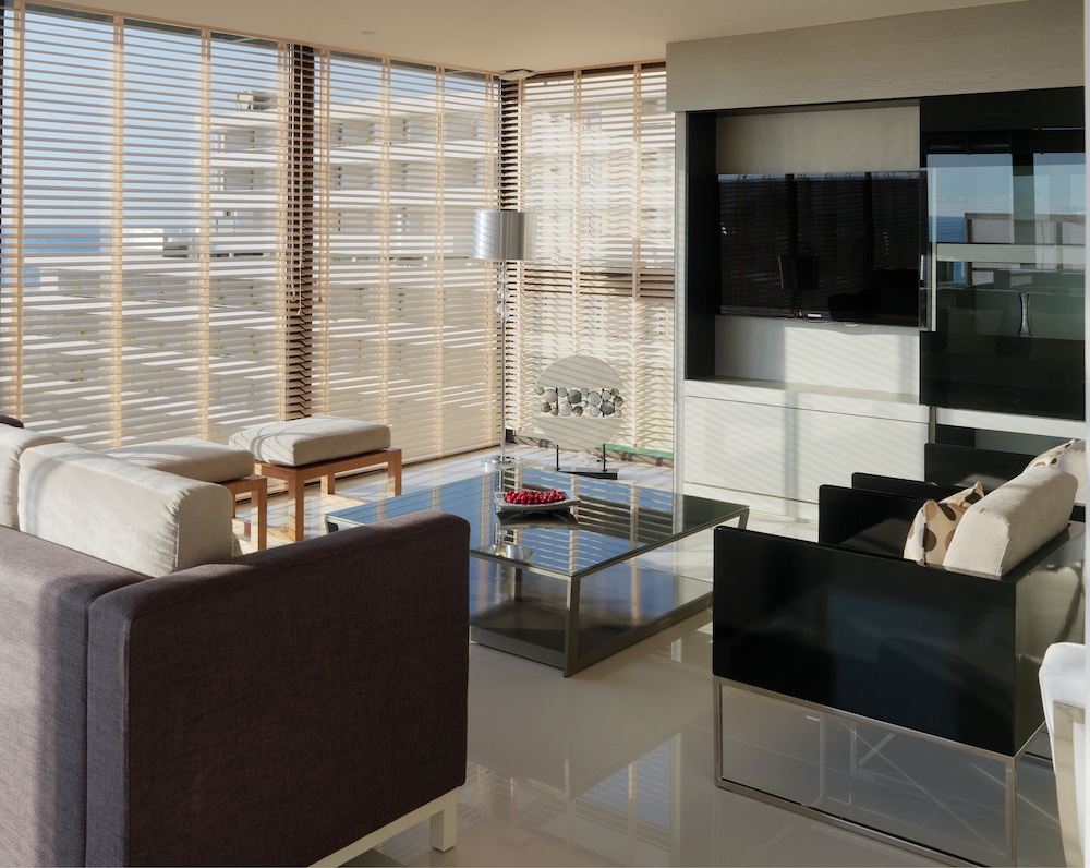 H10 Conquistador Hotel 50/77