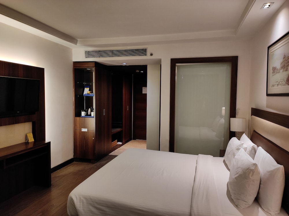 GOLDEN TULIP LUCKNOW 5/39