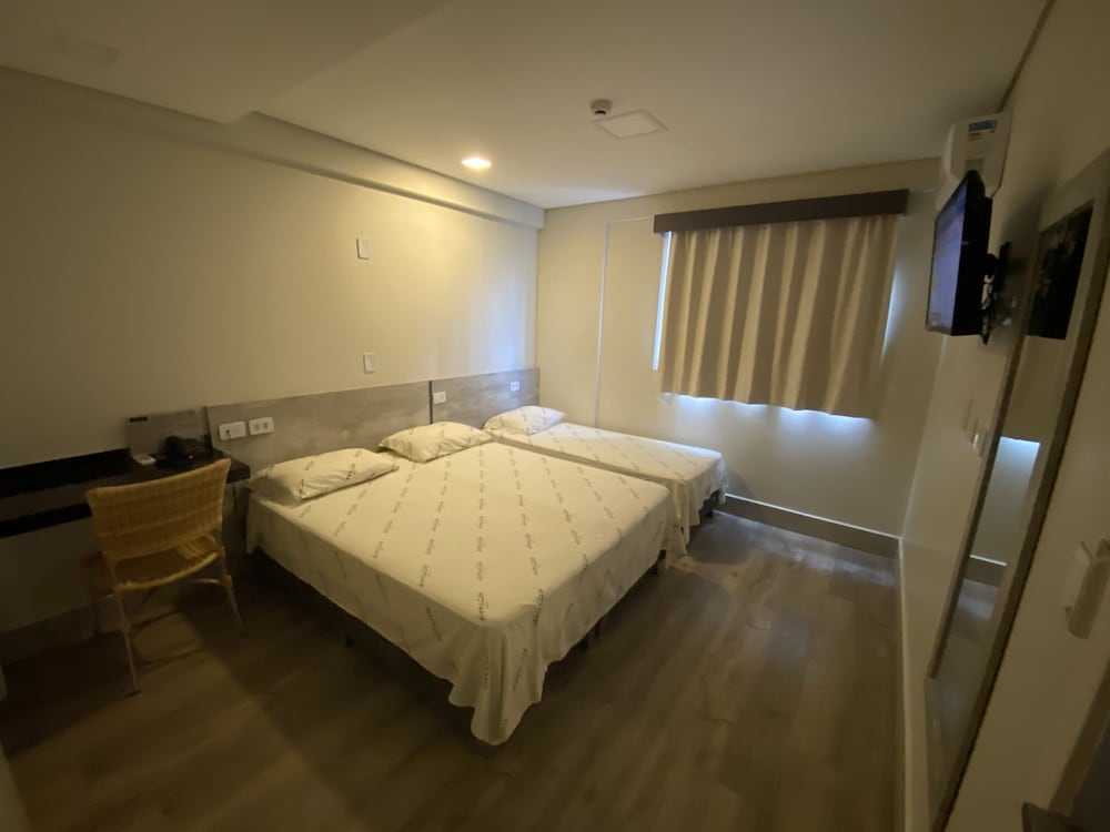 Avalon Hotel 24/49