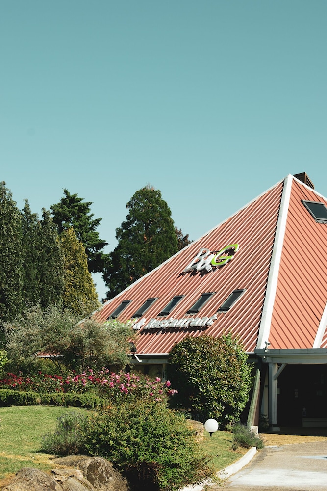 Logis Hotel Black and Green 1/50
