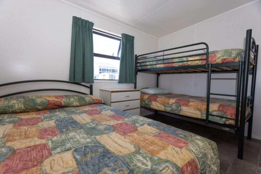 Cosy Corner Holiday Park 30/50