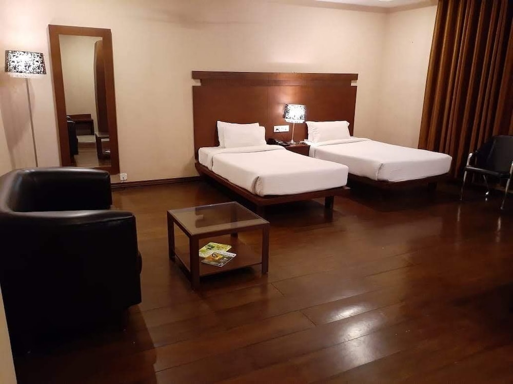 Hotel MD's Continental 21/42