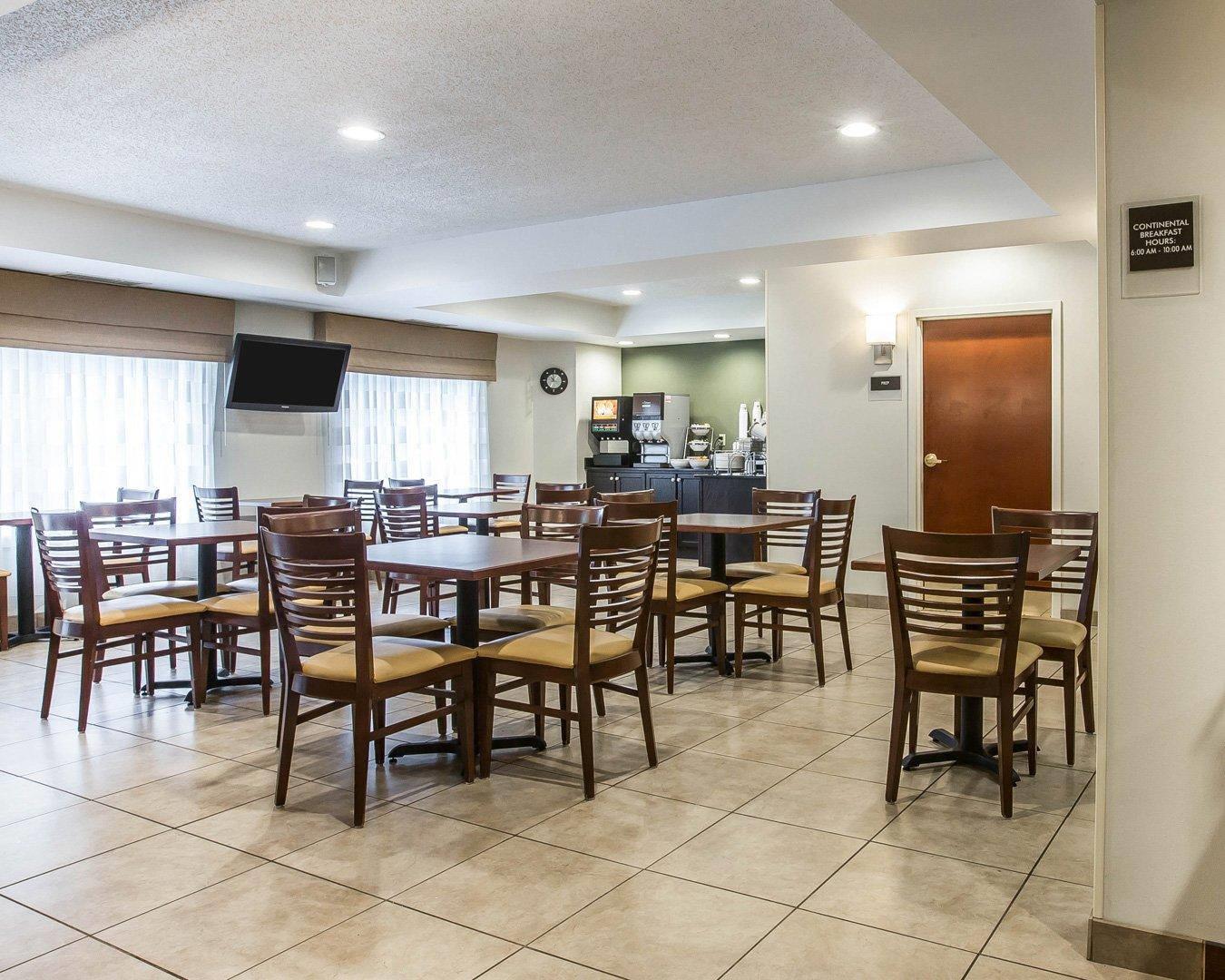Sleep Inn & Suites Queensbury - Lake George 15/19