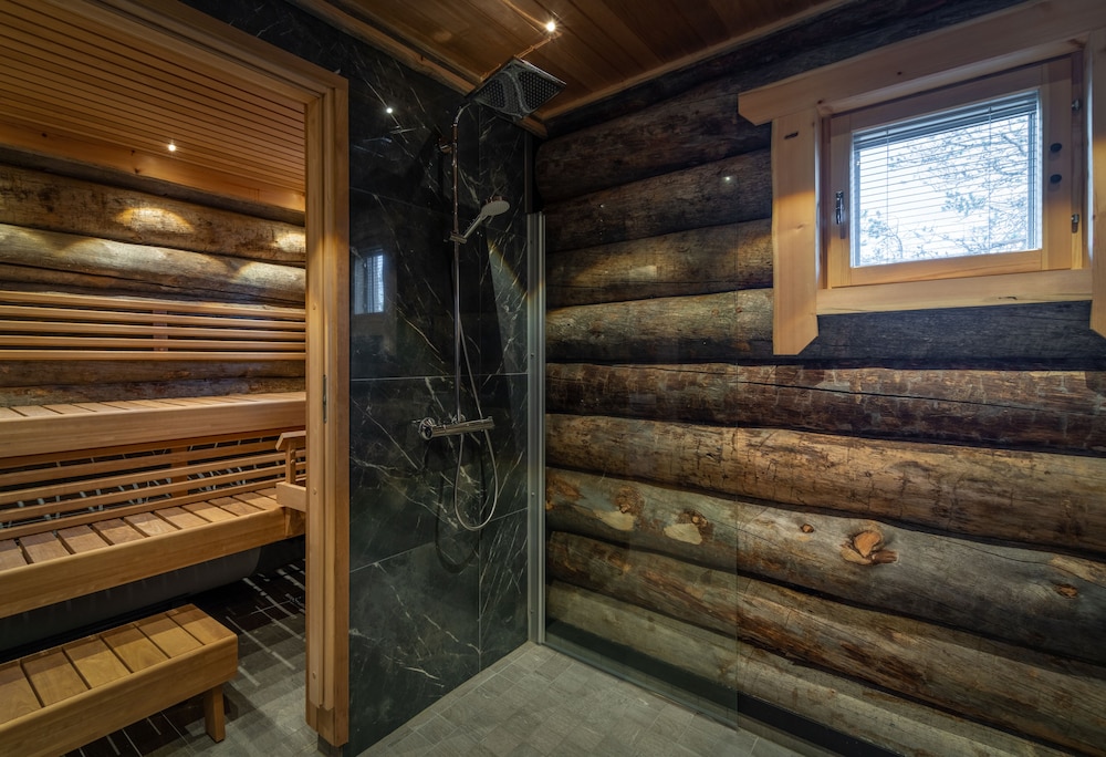 Wilderness Hotel Muotka 36/63