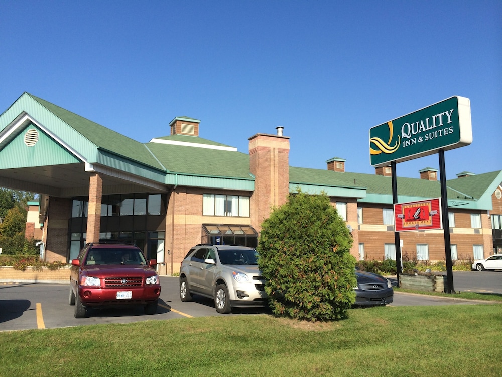 Quality Inn & Suites Hawkesbury 46/50