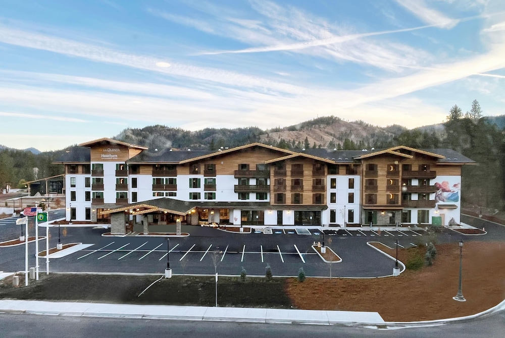 Hawthorn Extended Stay by Wyndham Leavenworth 58/61