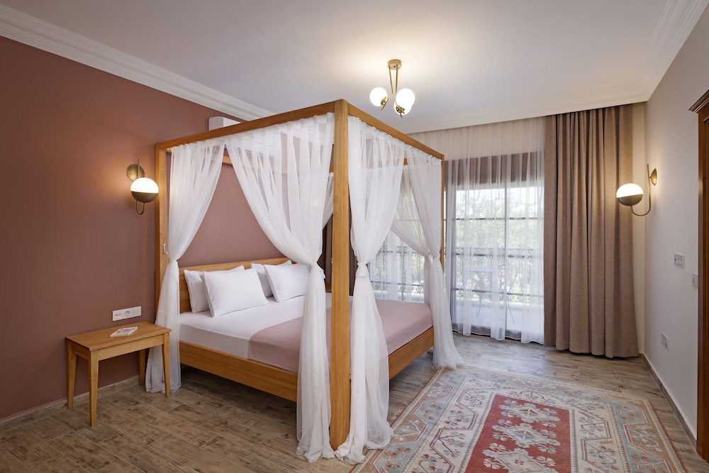 Kairos Hotel 5/43
