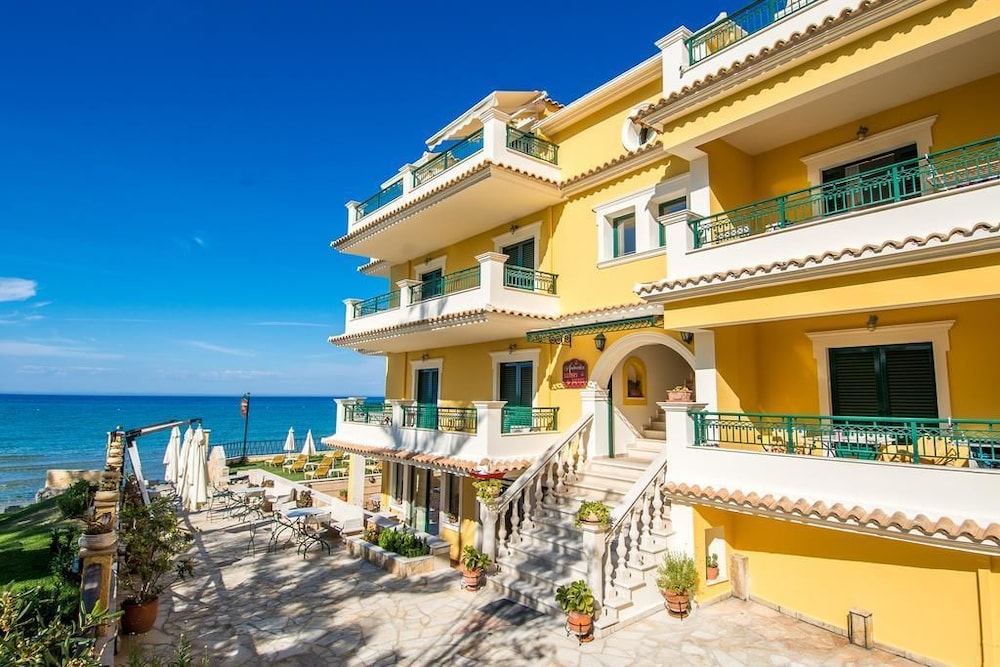 Andreolas Luxury Suites 5/72
