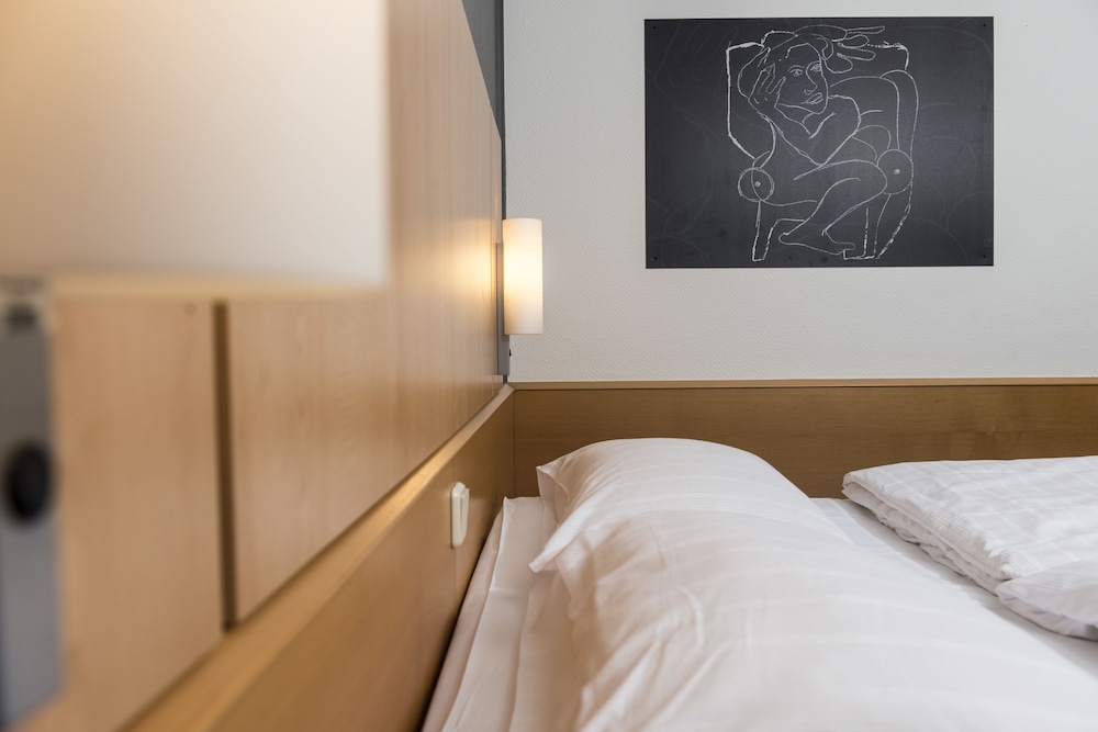 IBIS KASSEL MELSUNGEN 17/50