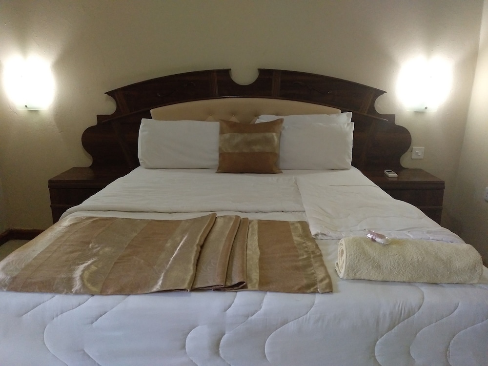 Golden Days Executive Lodge photo4