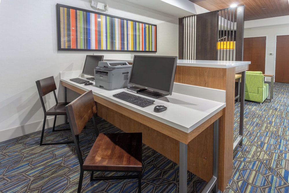 Holiday Inn Express Indianapolis Southeast 58/69