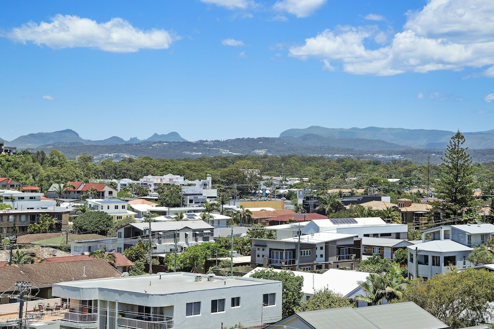 FORESHORE BEACHFRONT APARTMENTS 62/66