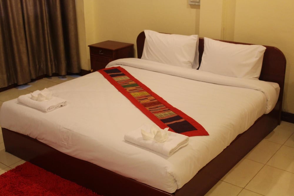 Sengkeo Hotel 30/50