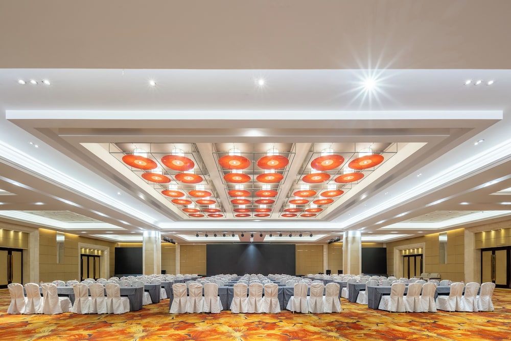 New Century Hotel Qingdao 63/73