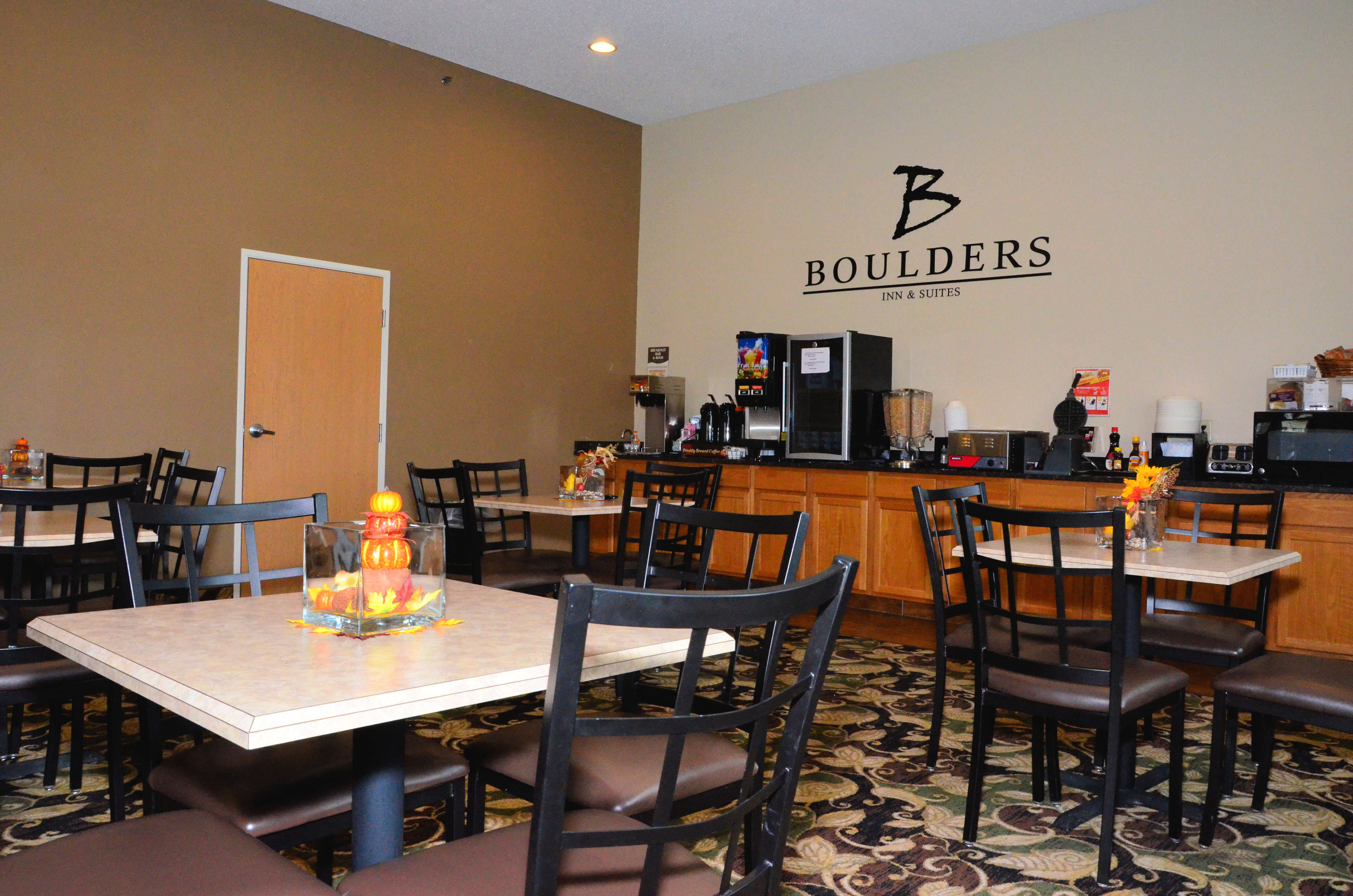Cobblestone Inn & Suites - Lake View 23/27