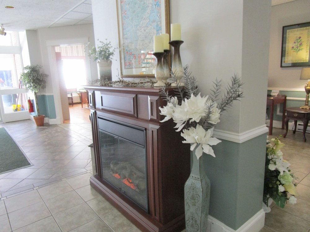Claymore inn & Suites 3/40