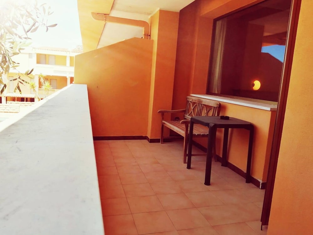 Club Malaspina Hotel and Resort 38/54