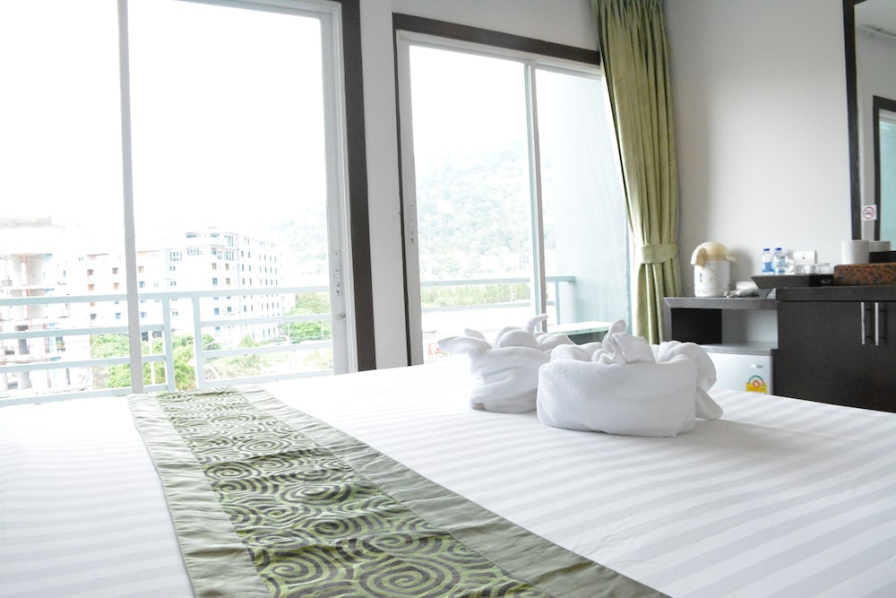 Zephyr Grand Hotel 32/63