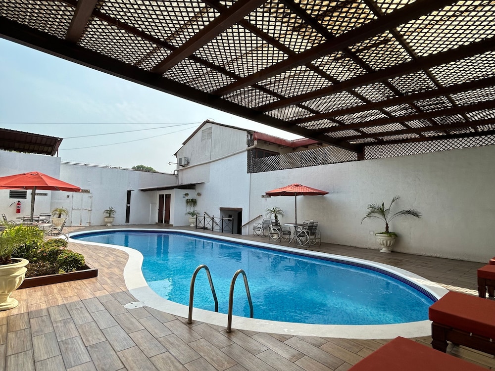 Hotel Del Patio 58/62