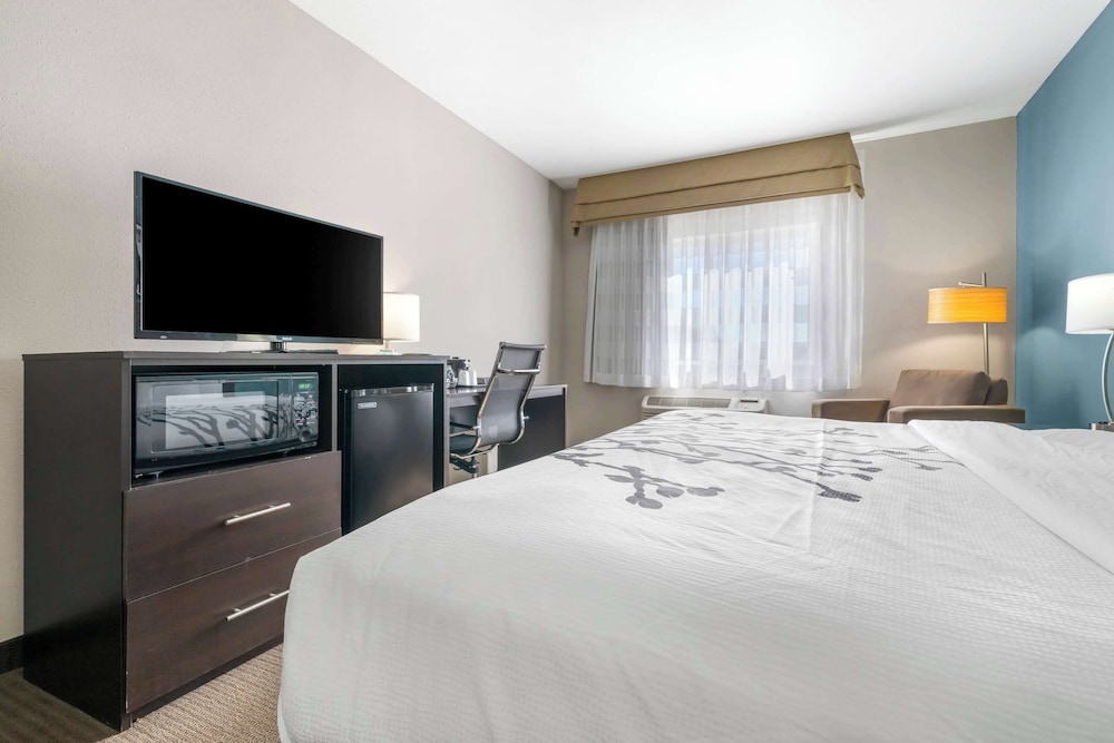 Sleep Inn & Suites Hays I-70 53/59