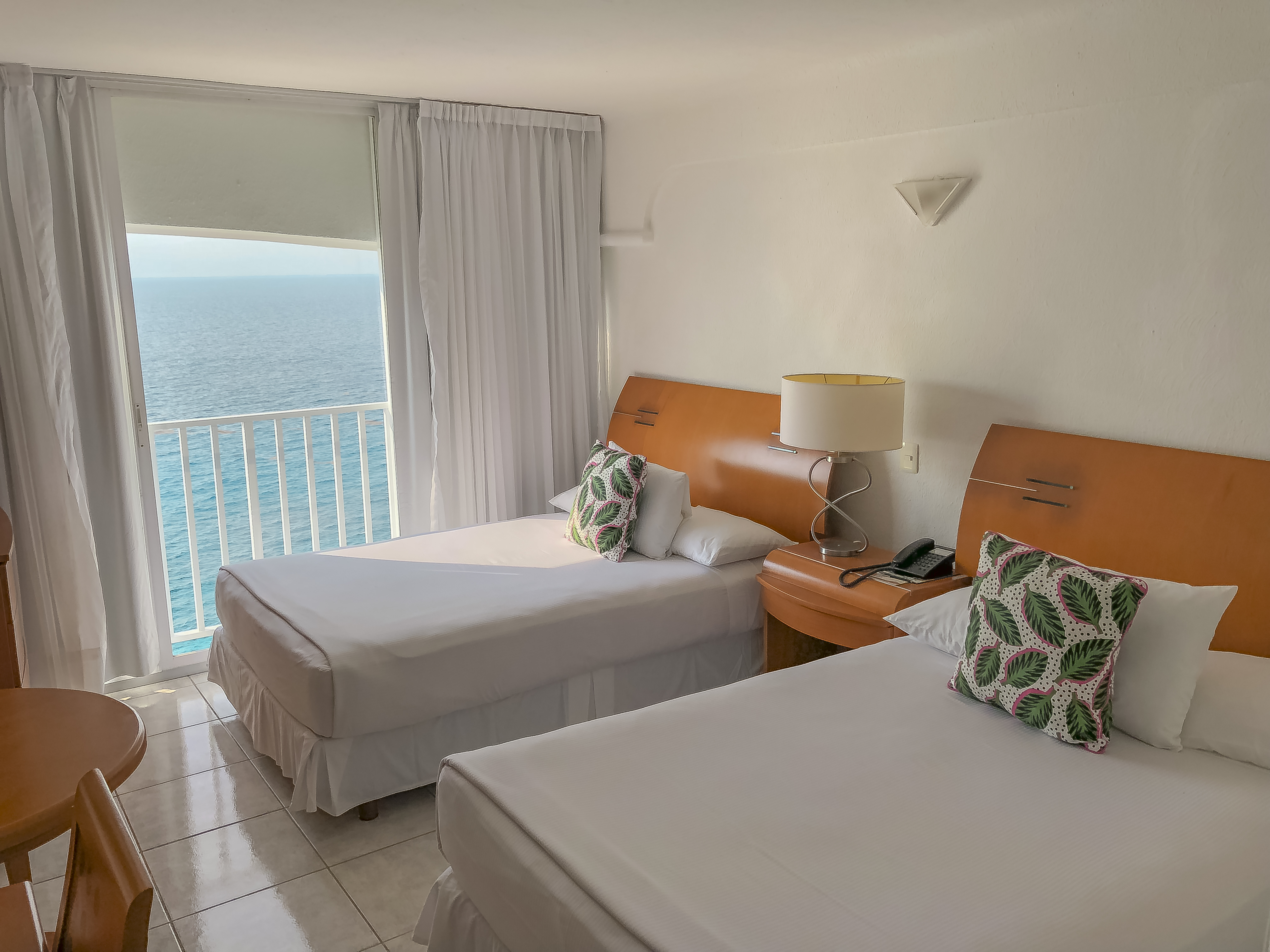 Deluxe, 2 Beds, Ocean Front