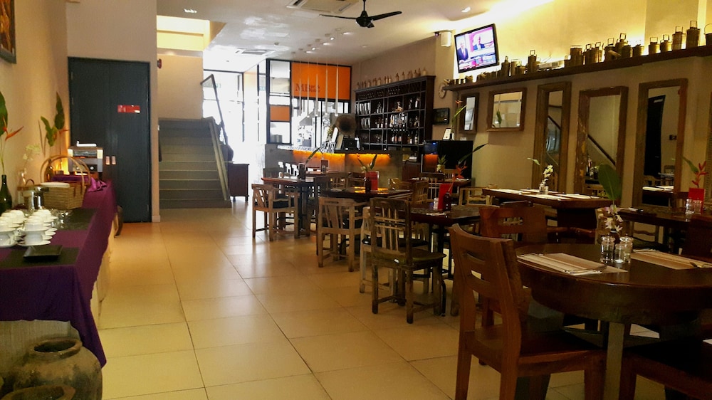 The Ranee Boutique Suites 59/74