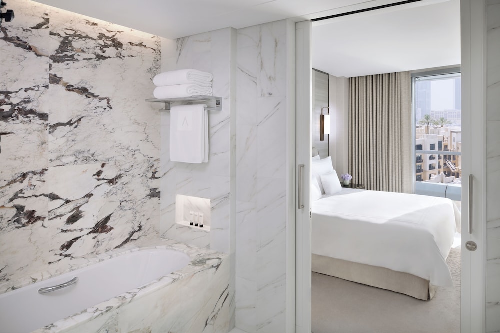 Spa, Suite, King Bed