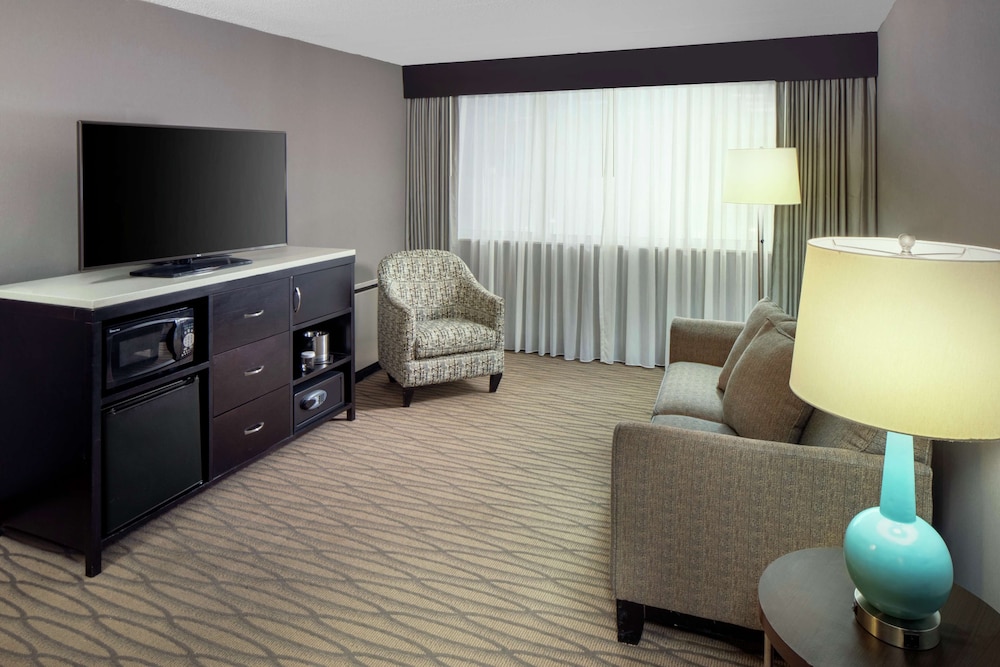 Wyndham Garden Westlake 70/83