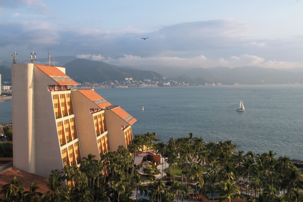 Club Regina Puerto Vallarta 72/75