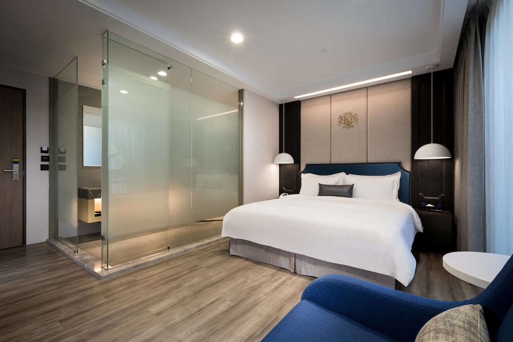 Hua Hotel 40/67