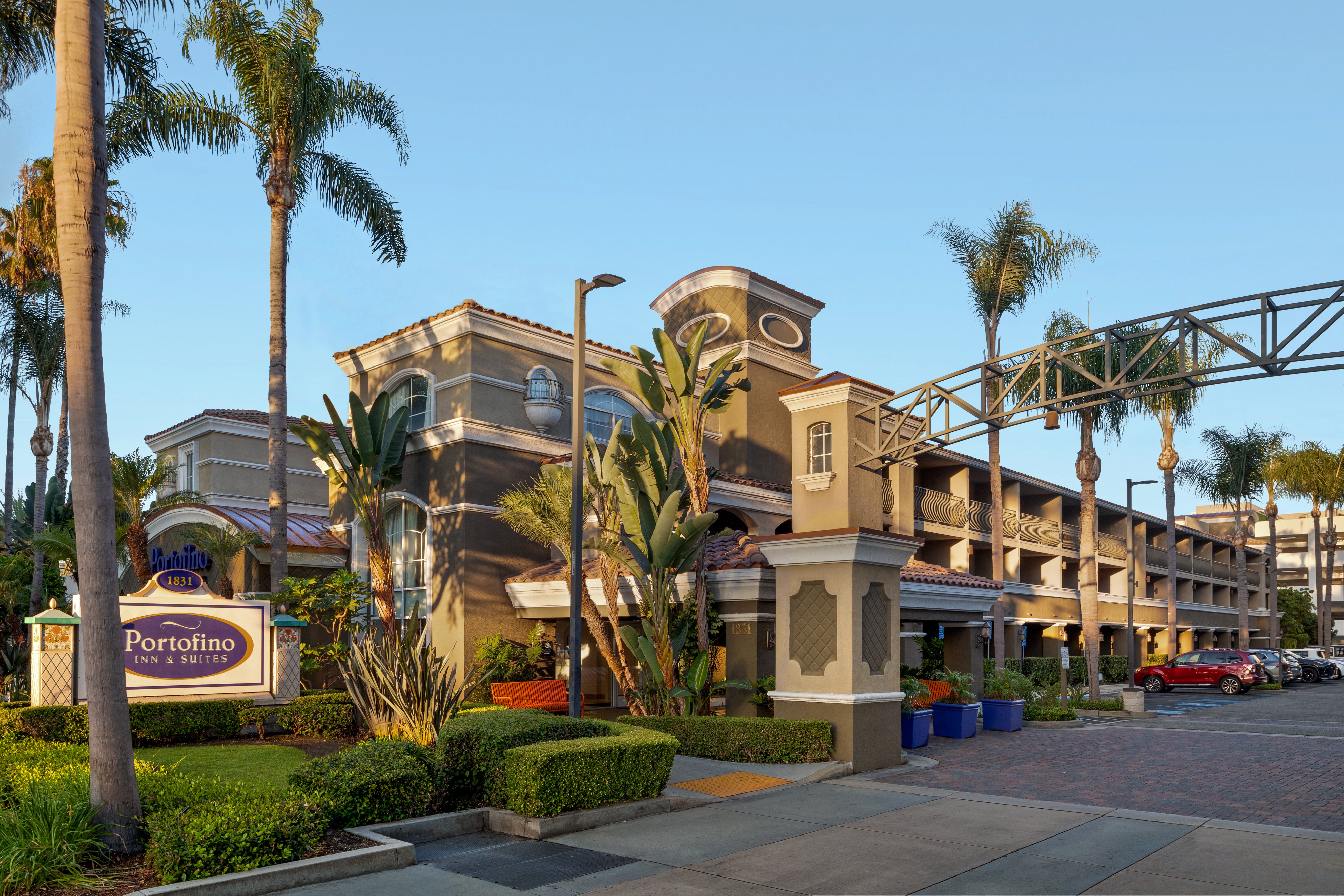 Anaheim Portofino Inn and Suites 29/30