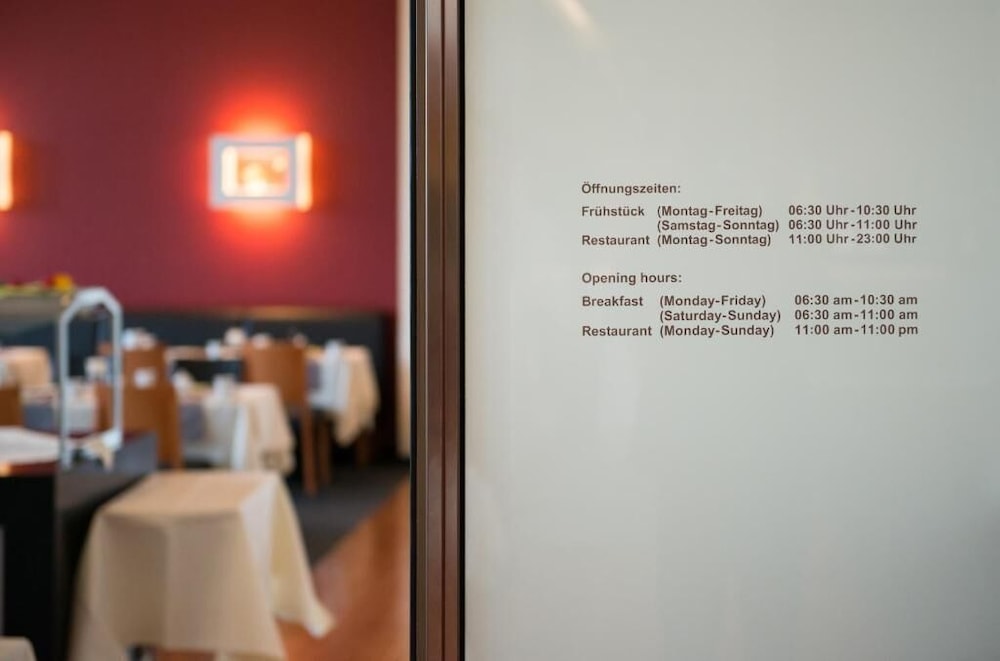 NOVINA HOTEL HERZOGENAURACH HERZO-BASE 26/66
