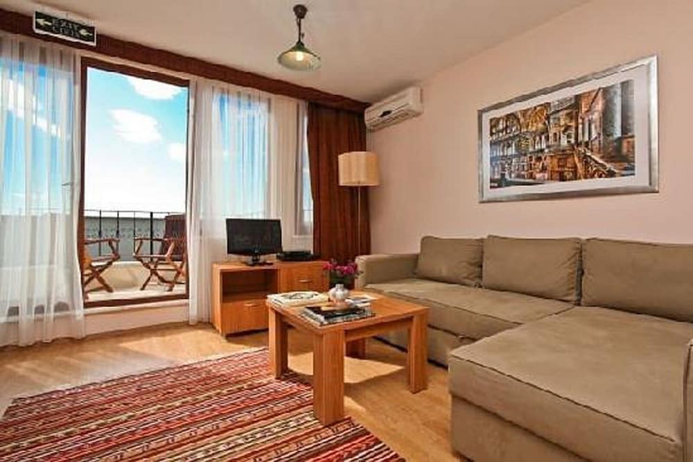 Three Apples Suites 22/39