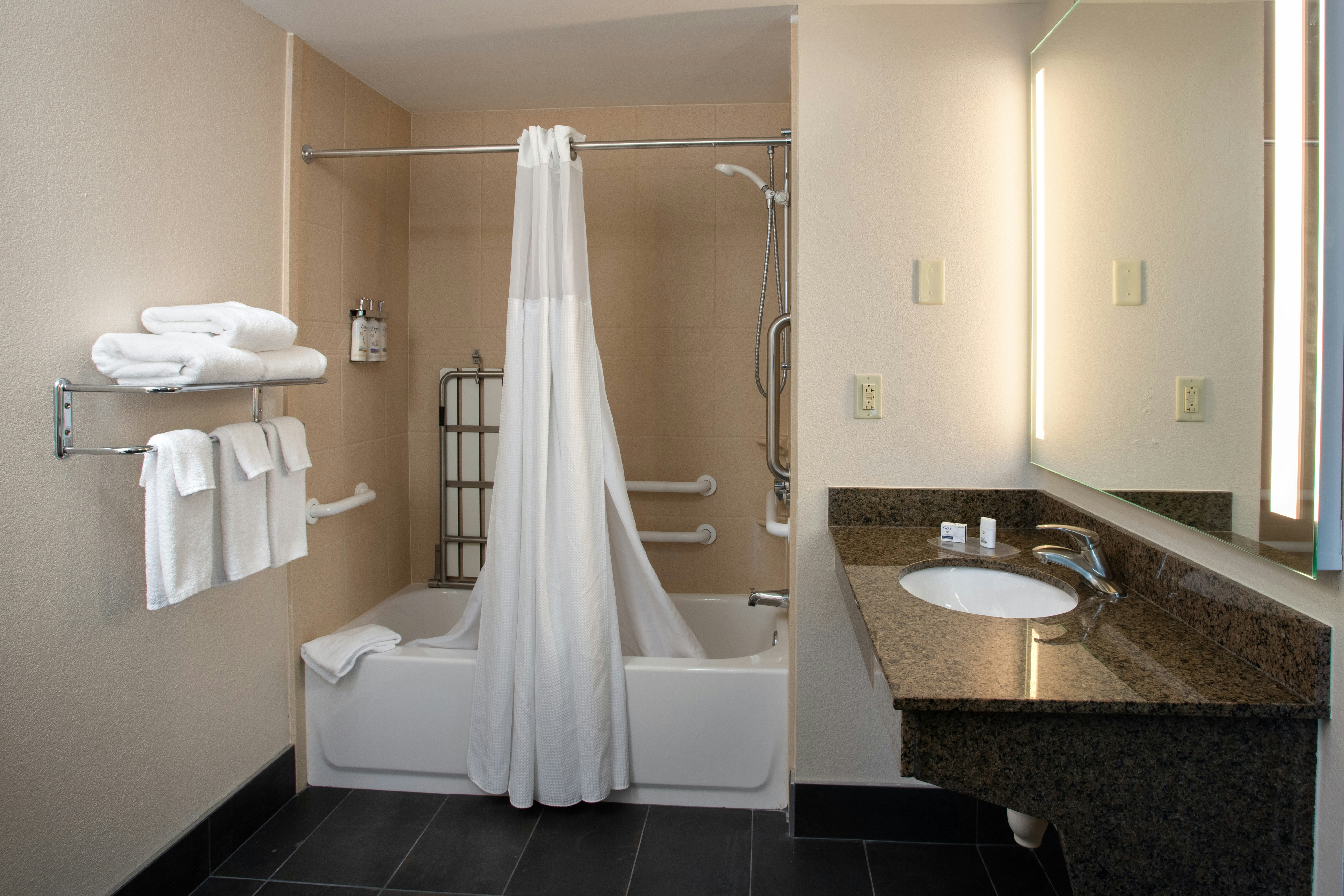 Staybridge Suites Buffalo 73/76