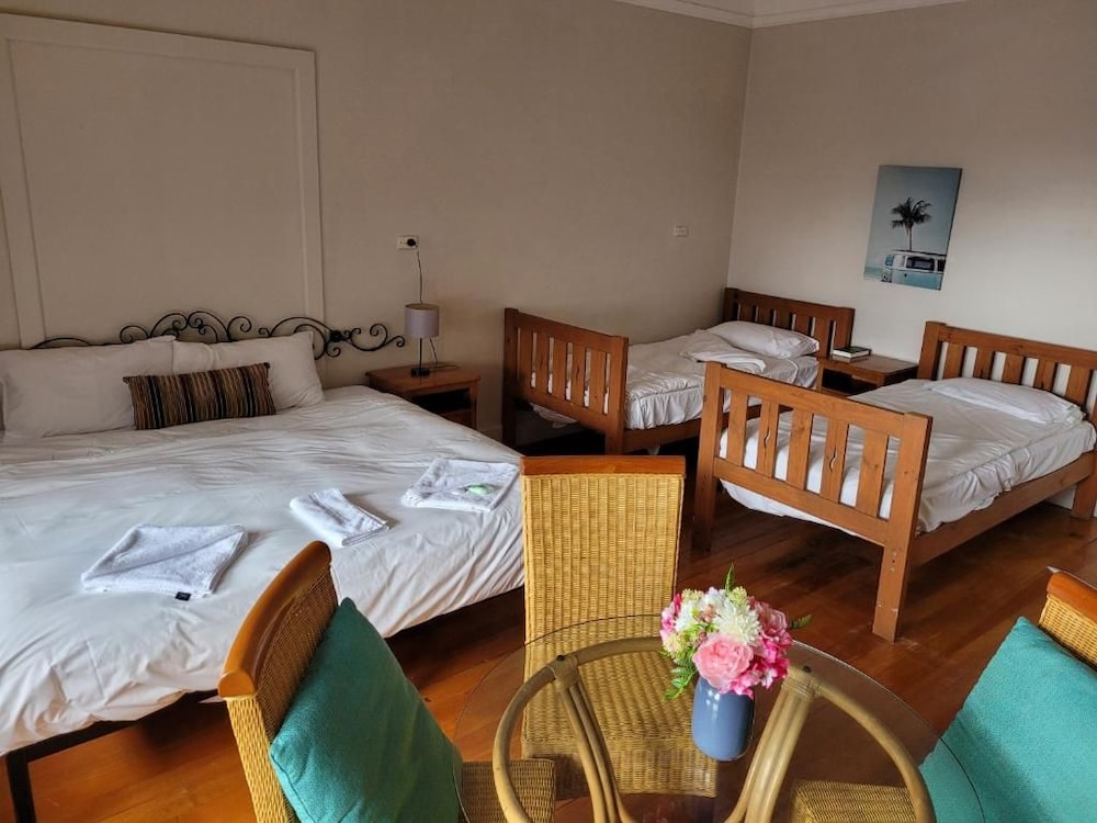 BURWOOD BED AND BREAKFAST 20/47