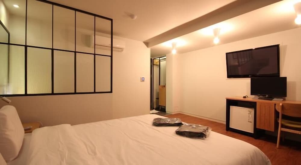 Muri Hotel 6/15