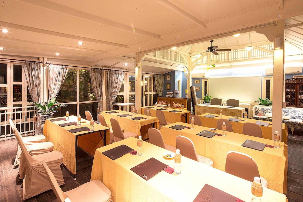Zantiis Ndol Villas 54/66