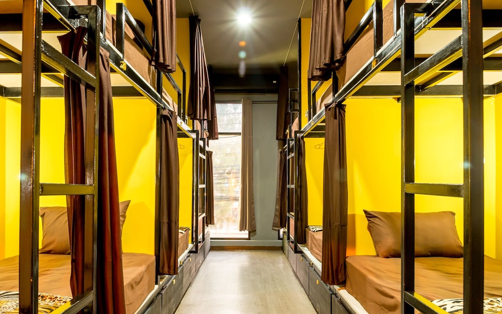 Iris Hostel 28/40