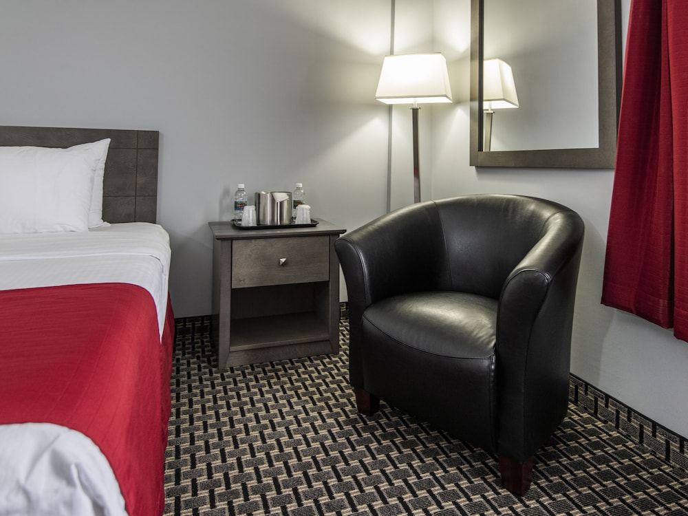 Paradise Inn &amp; Conference Centre 25/32