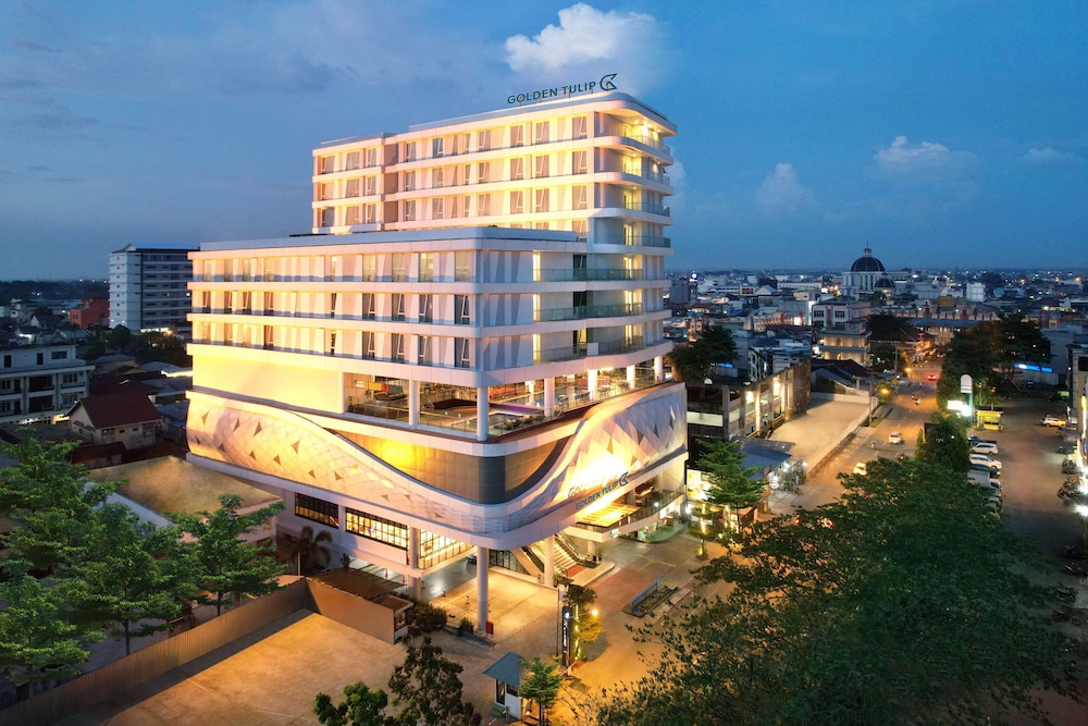 Golden Tulip Pontianak 2/64