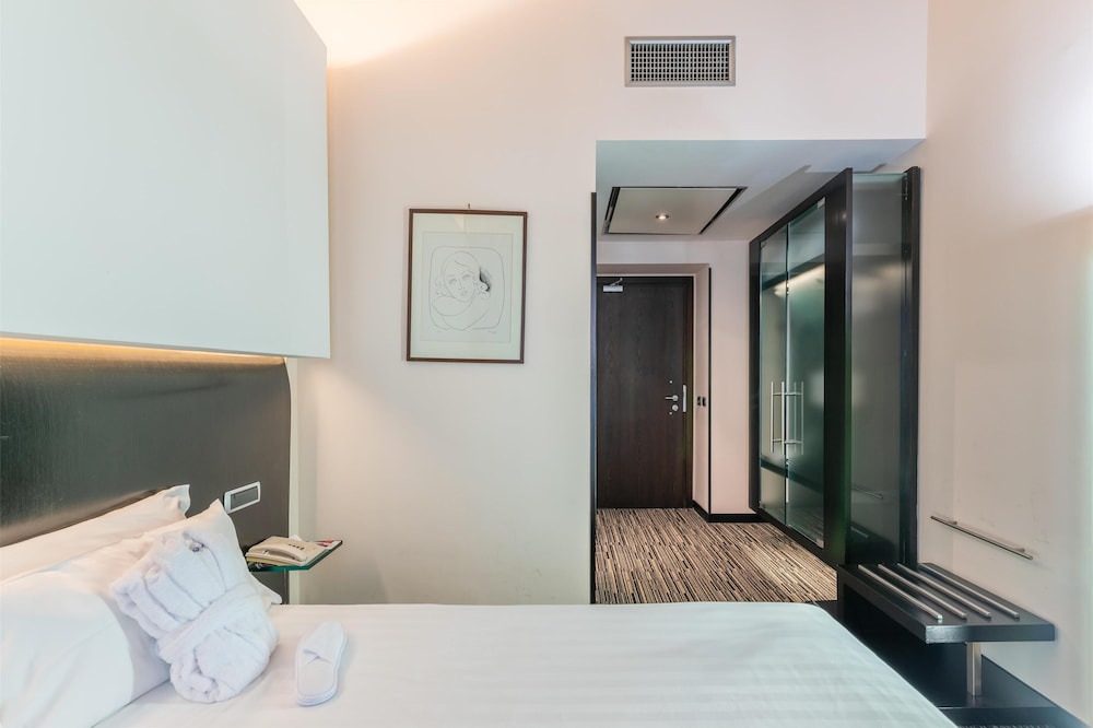 STANDARD, FRENCH BED, SMALL