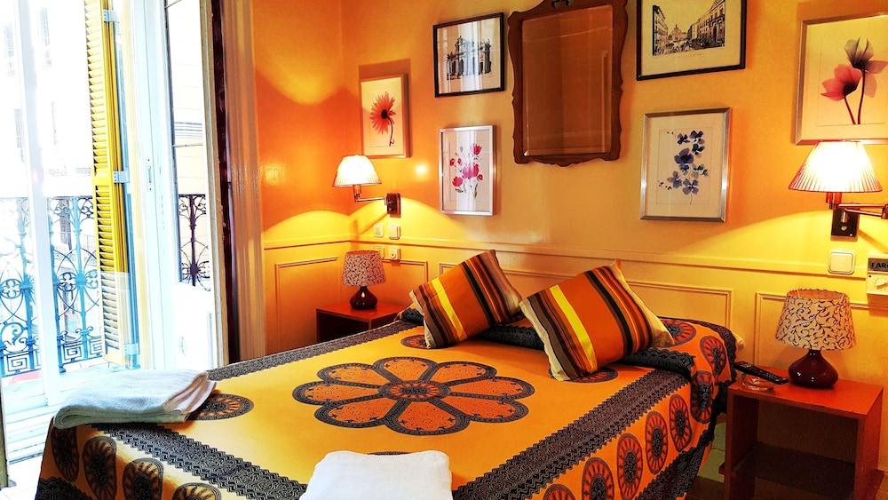 Hostal La Fontana 56/65
